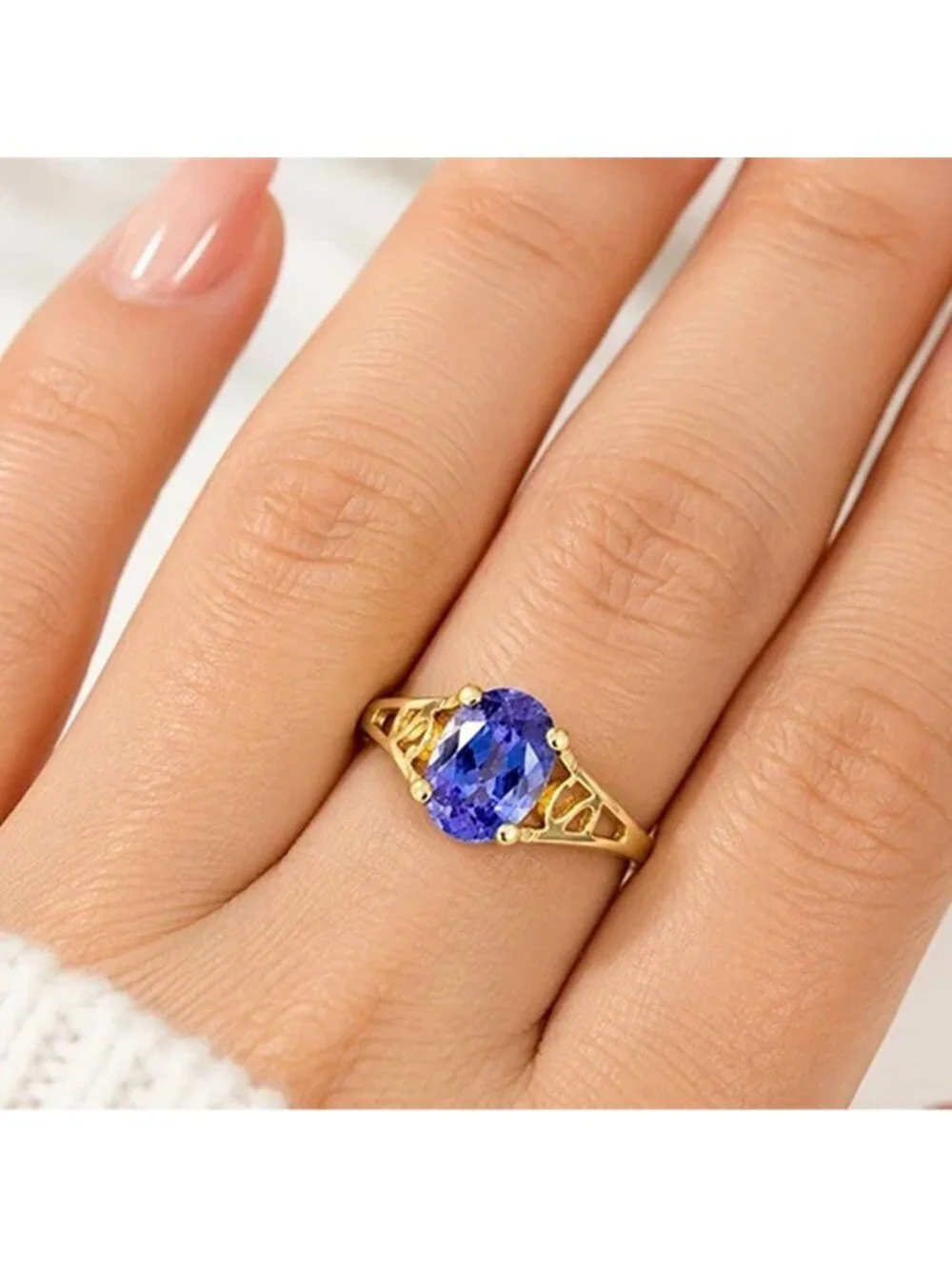 Deep Tone Lab Created Tanzanite 1.72 Carats 14k Yellow Gold Ring